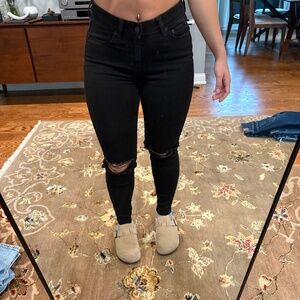 American Eagle V-waist Ripped Jeans